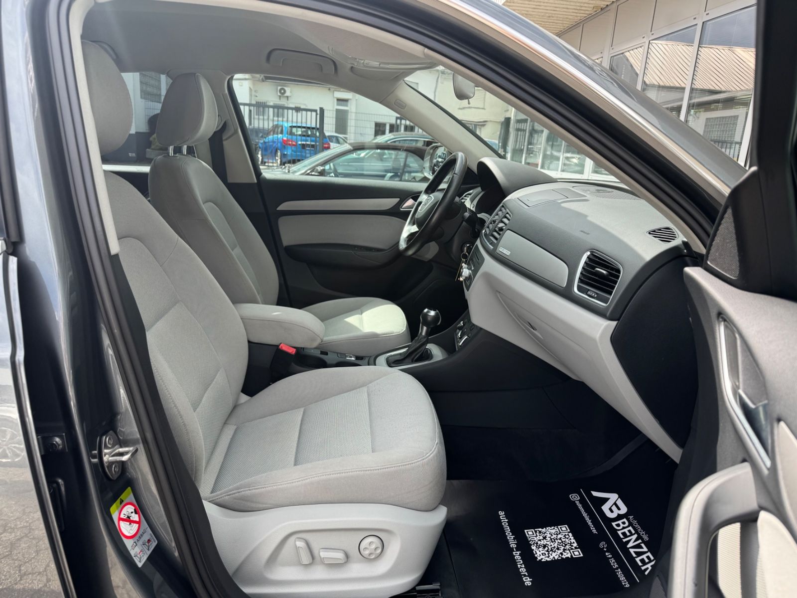 Fahrzeugabbildung Audi Q3 2.0 TDI quattro S-Tronic/SHZ/ALU/TÜV-NEU/