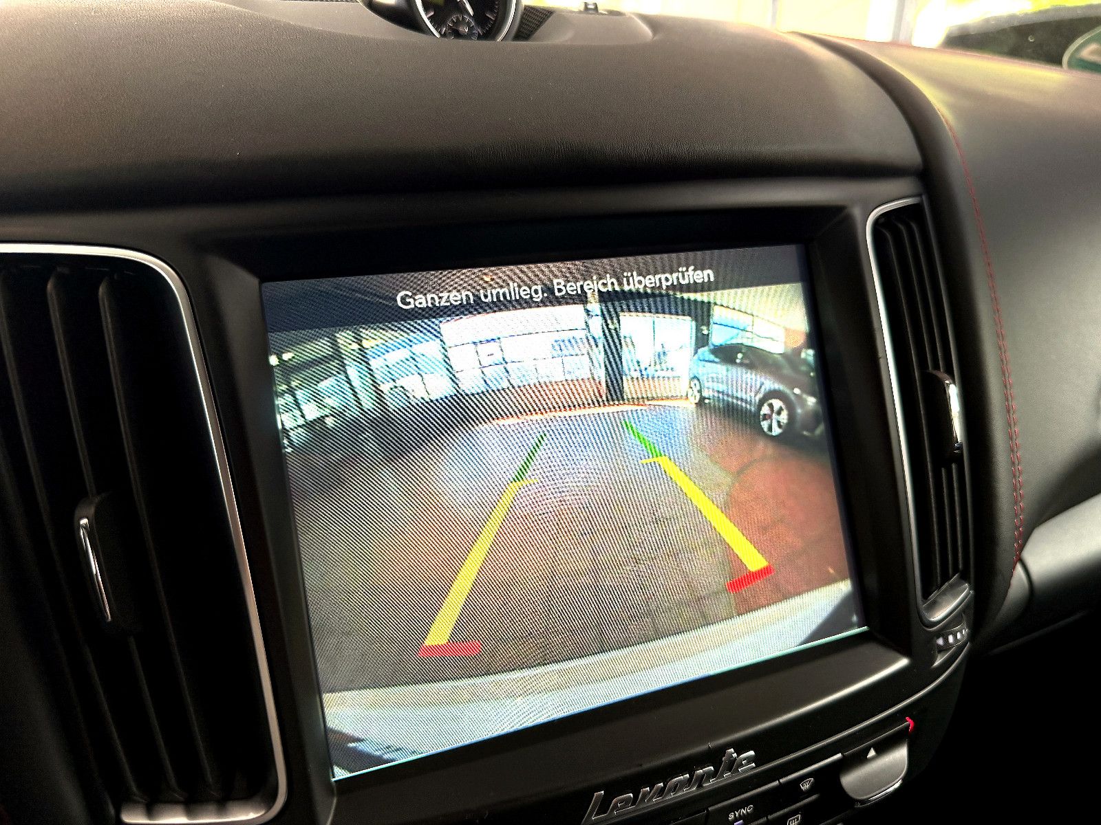 Fahrzeugabbildung Maserati Levante S/CARBON/HARMAN-KARDON/KAMERA/BRD