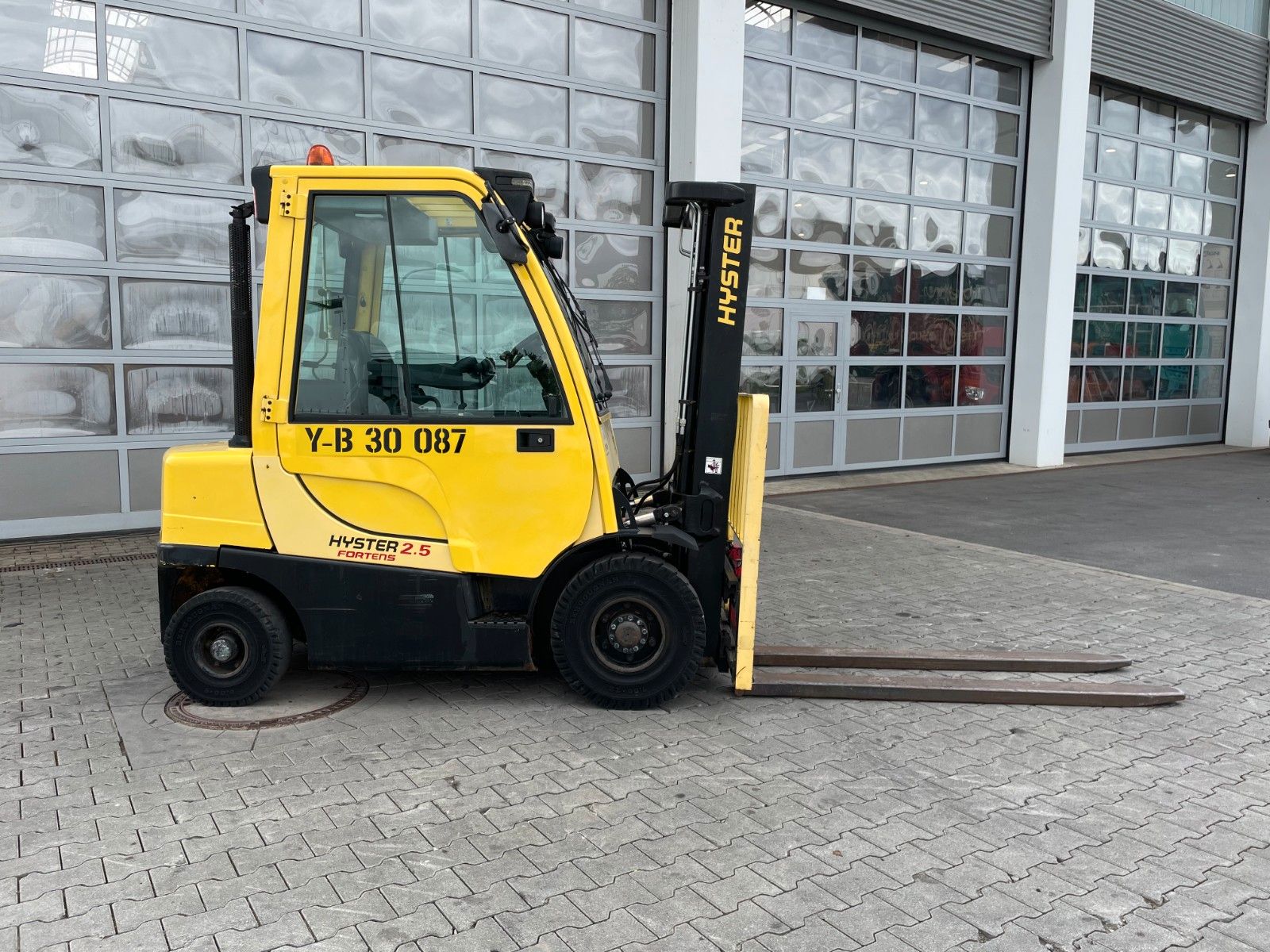 Fahrzeugabbildung Hyster H2.5FT / Duplex 3,3m / nur 1.218h