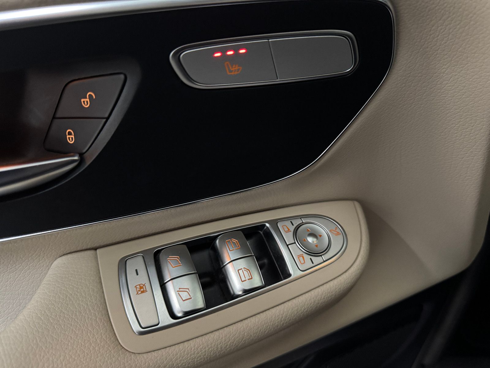 Fahrzeugabbildung Mercedes-Benz V 220 d 9GT MARCO POLO SPORTPAKET AHK LED MBUX+