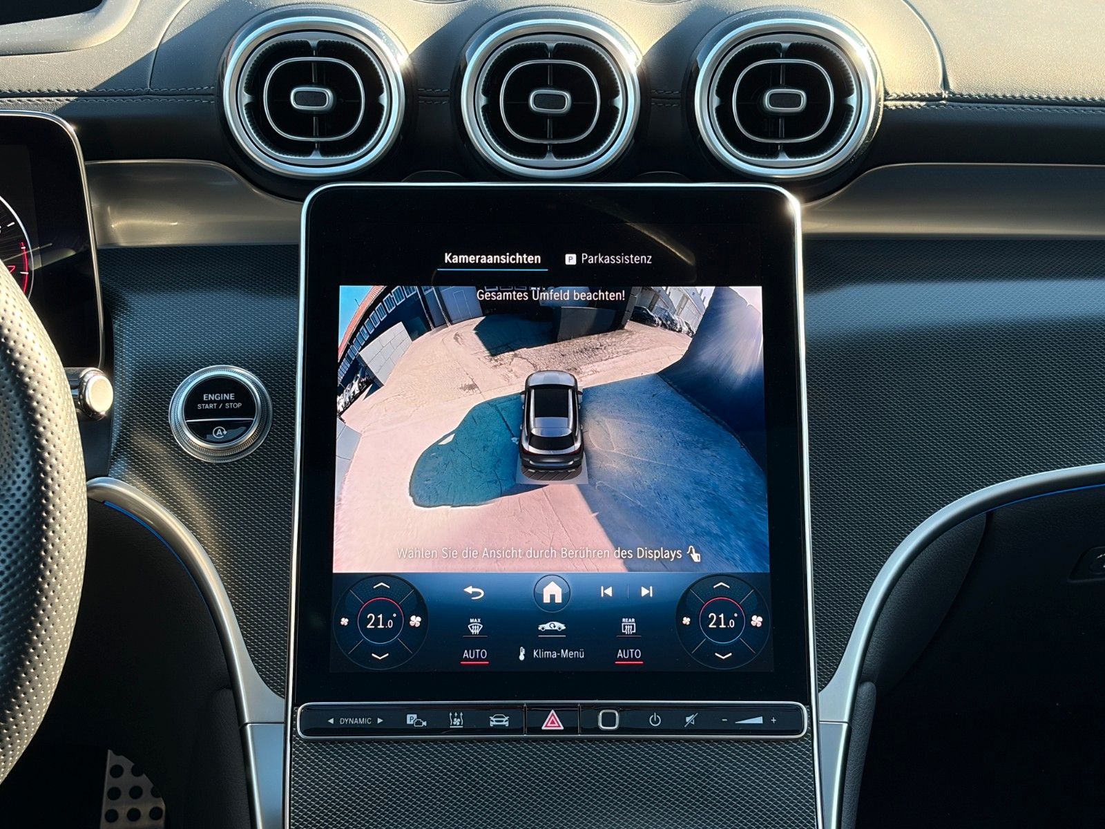 Fahrzeugabbildung Mercedes-Benz GLC 200 4M AMG + Pano Standhzg Burmester ACC AHK