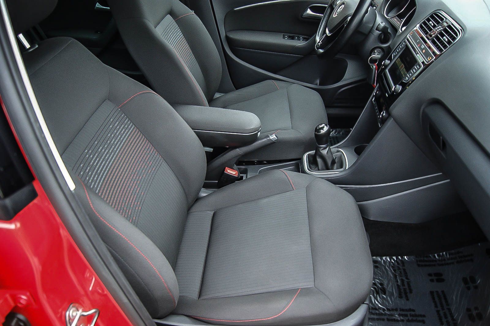 Fahrzeugabbildung Volkswagen Polo V 1.0 SOUND KLIMA SIHZG PDC TEMPOMAT 2.HAND