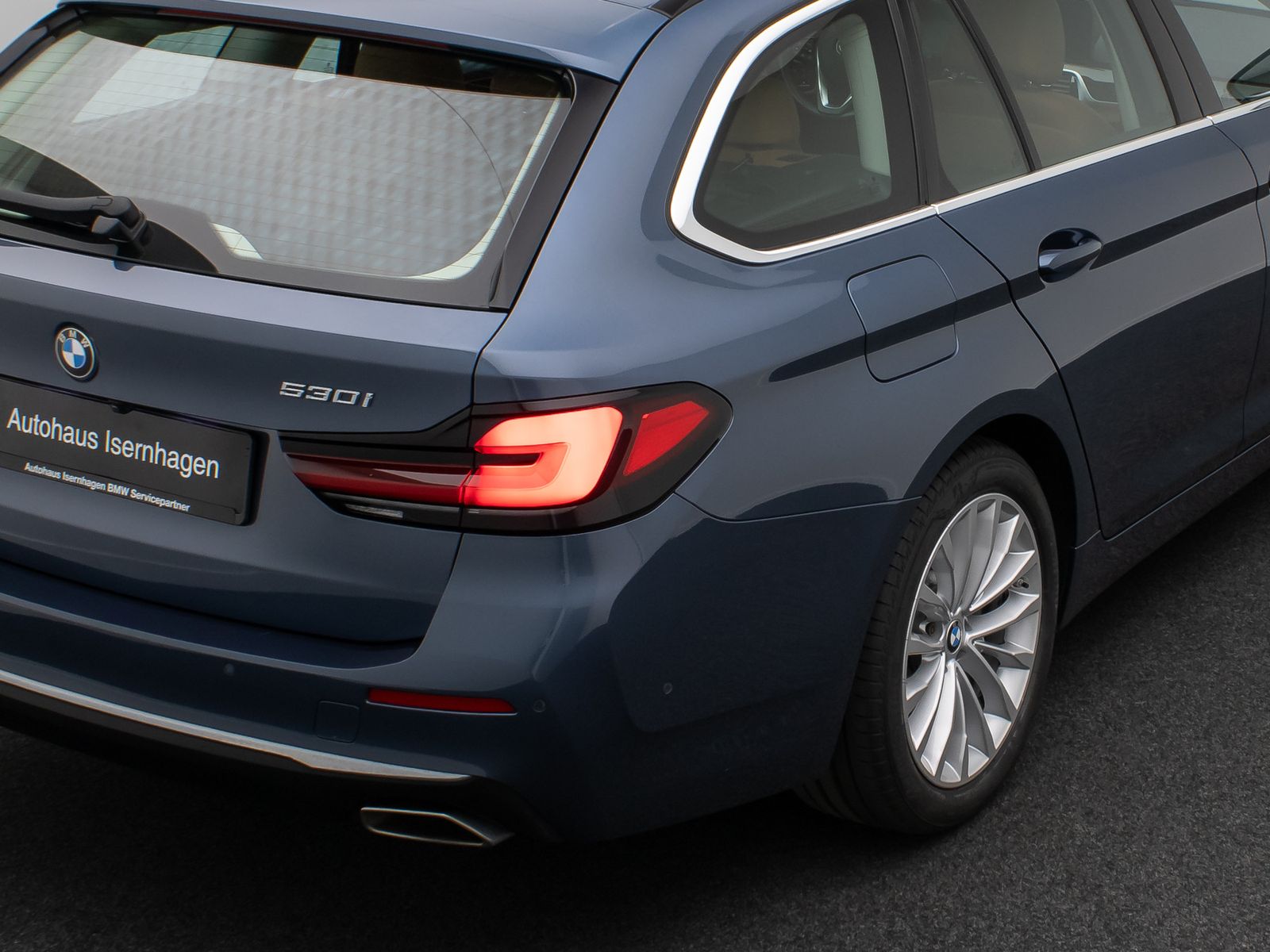 Fahrzeugabbildung BMW 530i xD LuxuryLine HUD Laser 360°Komfort 4xKlima