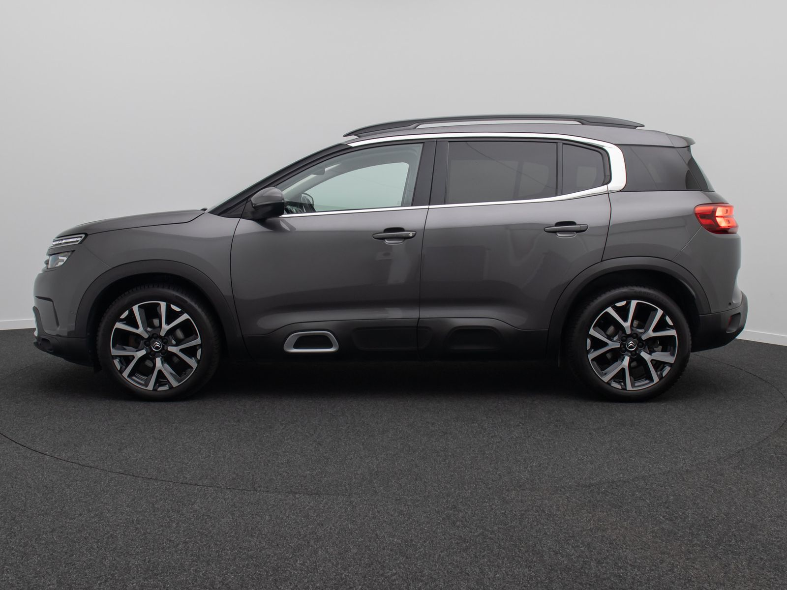 Fahrzeugabbildung Citro&euml;n C5 Aircross SHINE 360&deg;ACC Panorama AHK 19" Voll