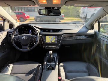 Toyota Avensis - 2