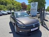 Volkswagen Passat Highline 4Motion*T-WINKEL*NAVI*8-FACH*PDC - Volkswagen Passat: W8