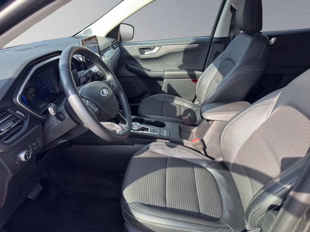 Kuga 2.0 EcoBlue Automatik Titanium X AHK, Stand