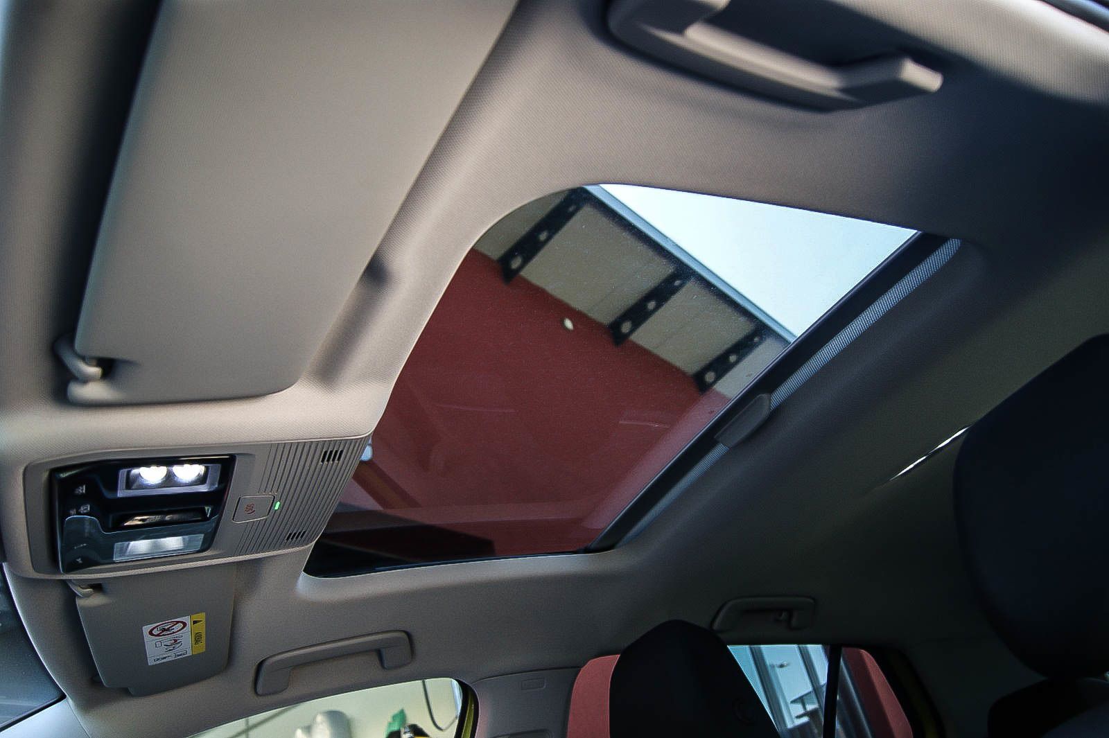 Fahrzeugabbildung Volkswagen Golf VIII 1.5eTSI DSG First Edition MATRIX ANHZV