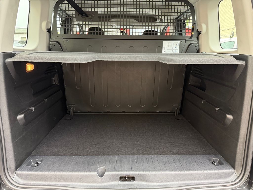 Fahrzeugabbildung Citroën Berlingo MPV M PureTech 110 FEEL