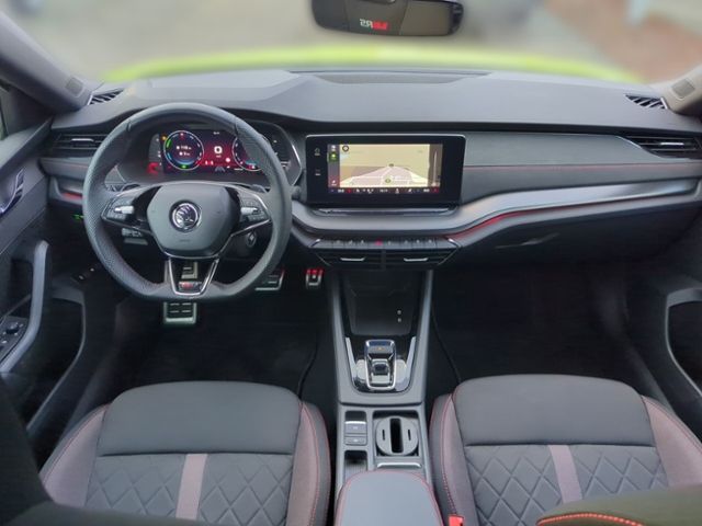 Fahrzeugabbildung SKODA Octavia Combi 1.4 TSI DSG iV RS AHK DCC ACC COLU