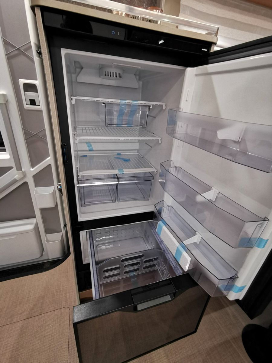 Fahrzeugabbildung Bürstner Lyseo Gallery TD 649 G SIE SPAREN 34.866 € !