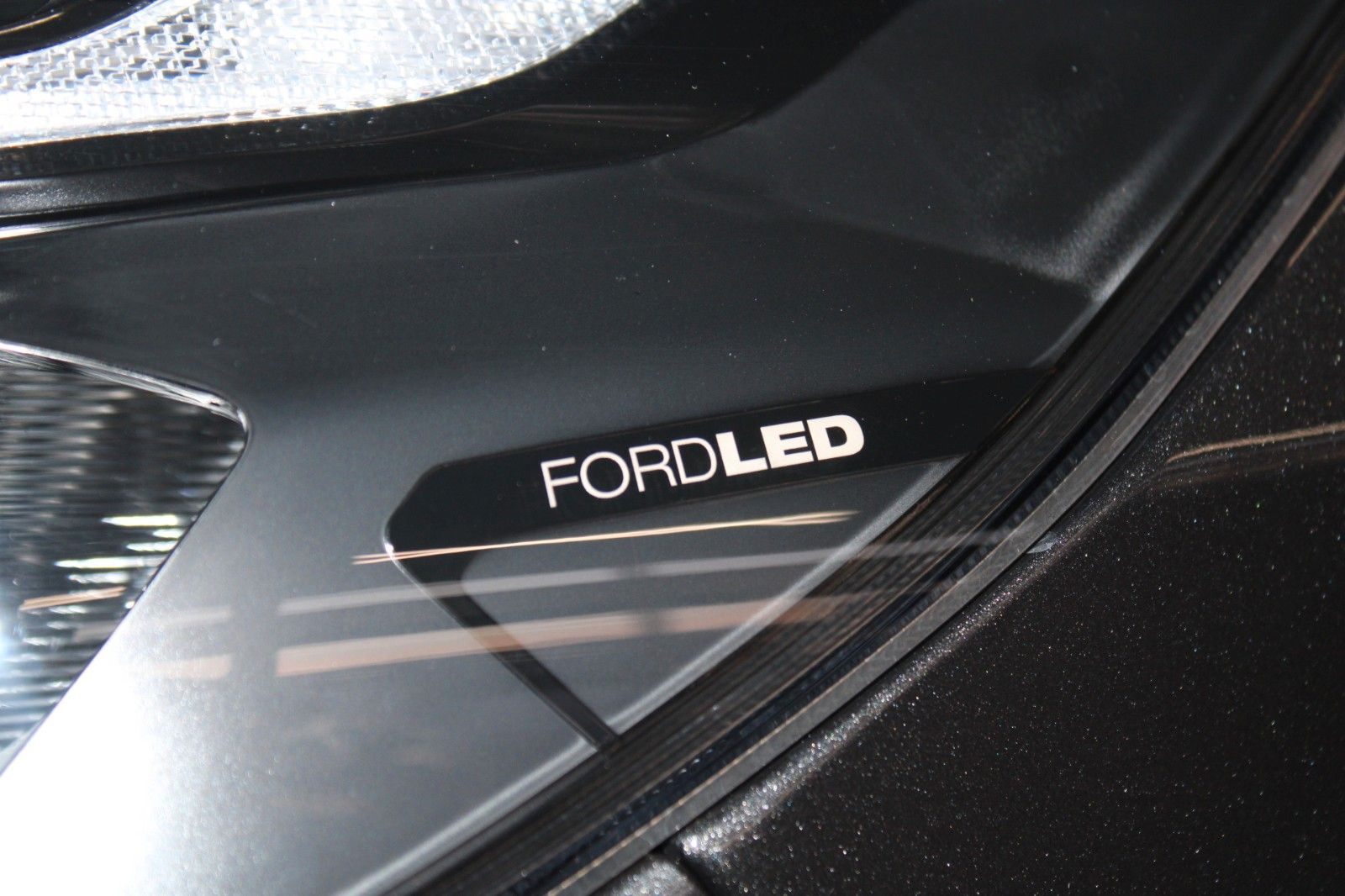 Fahrzeugabbildung Ford Transit Custom Nugget L1 Titanium Aufstelldach