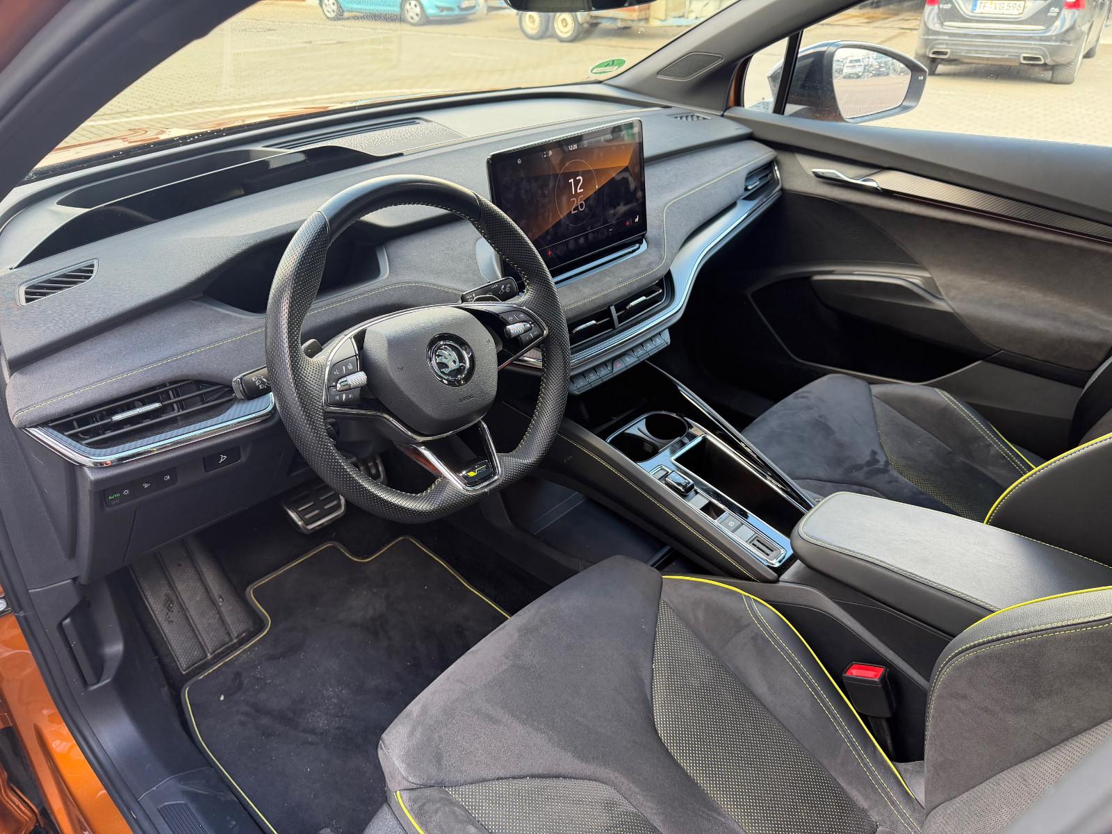 Skoda Enyaq RS*ACC*SZHZNG*NAVI*360°*CARPLAY*AMBIENTE*