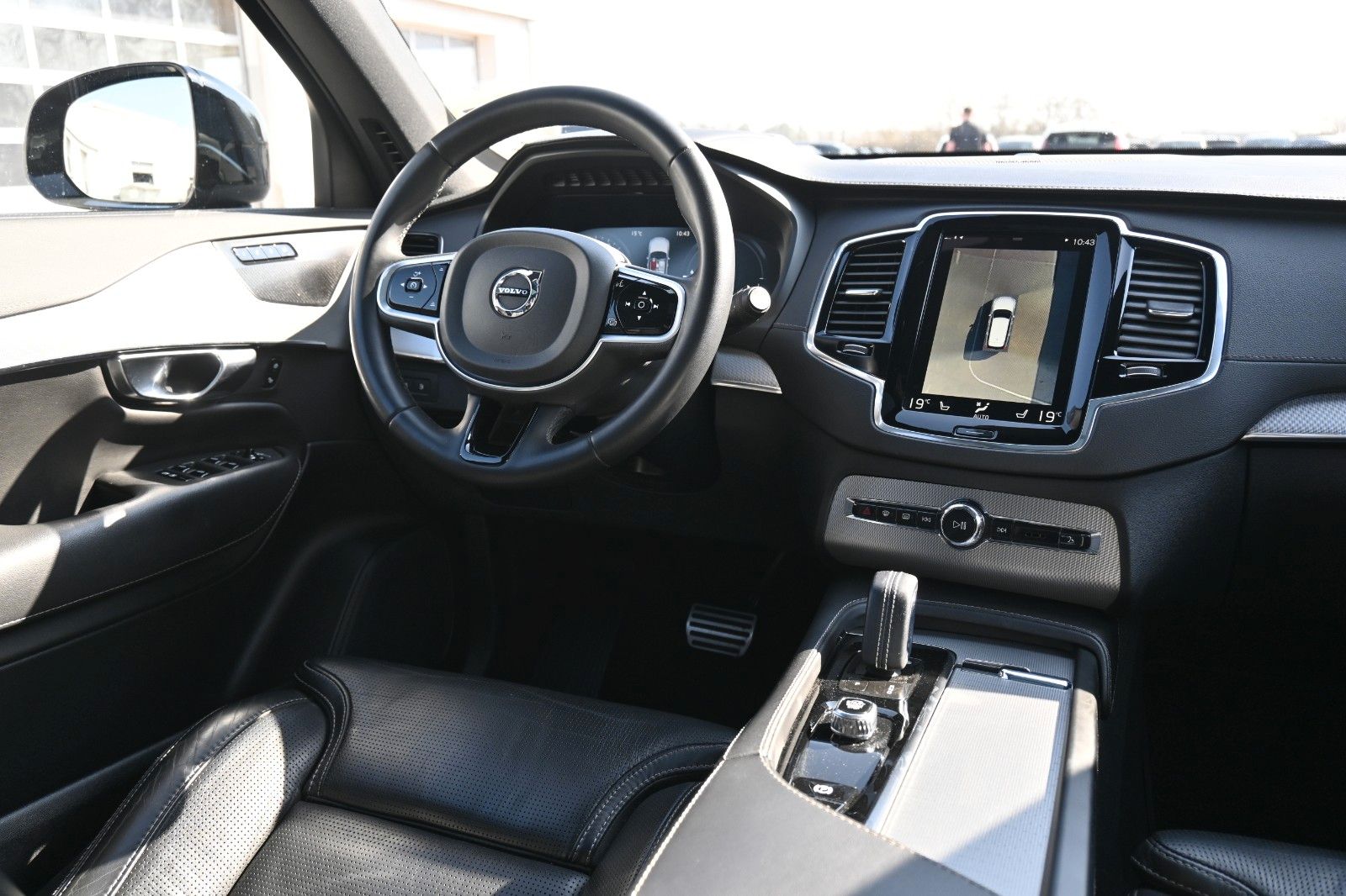 Fahrzeugabbildung Volvo XC90 R Design RC T8 Plug-In Hyb.AWD*LUFT*AHK*LED
