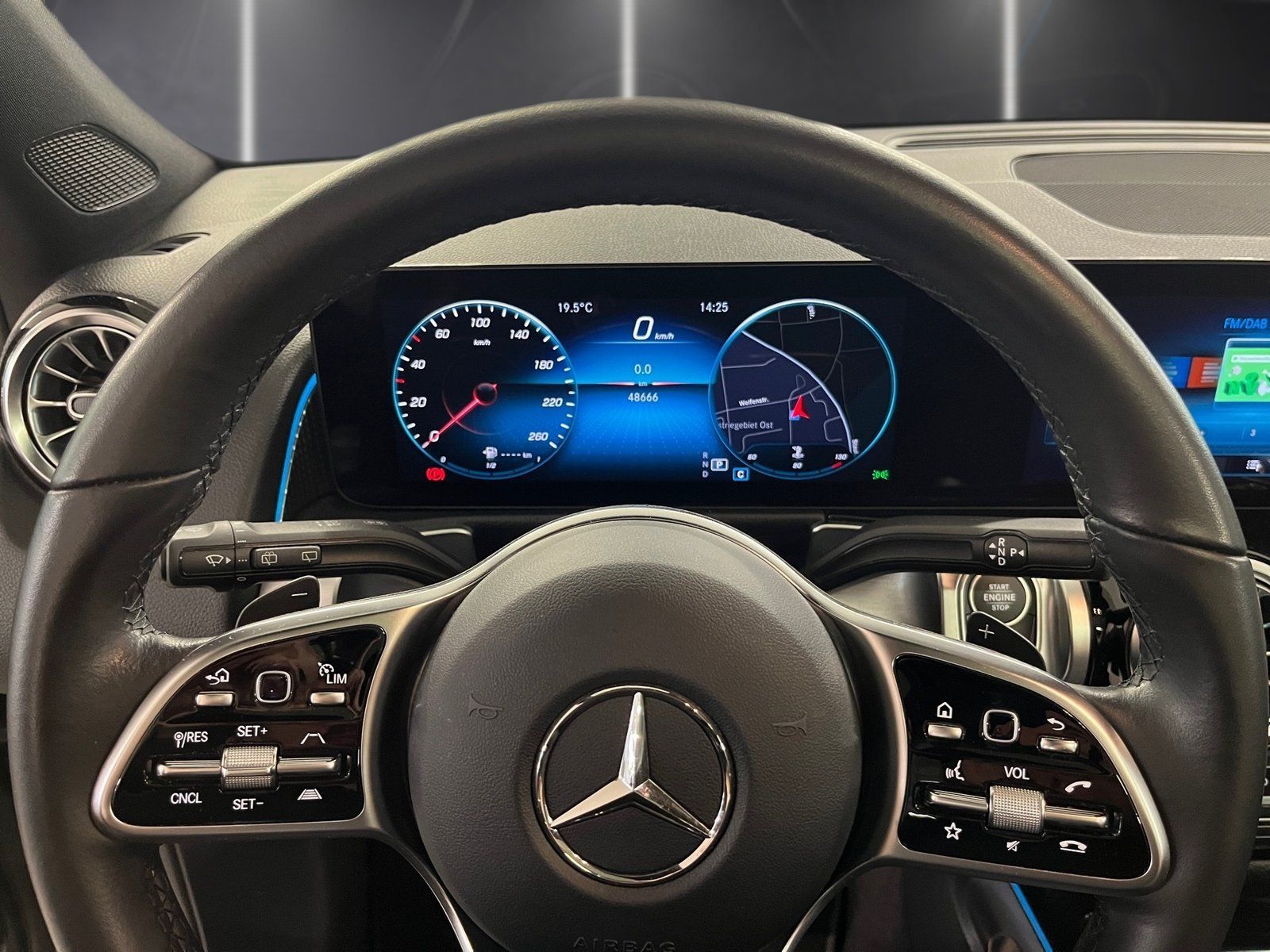 Fahrzeugabbildung Mercedes-Benz GLB 220 d Progr*360*Distr*Panorama*Standh*Multib