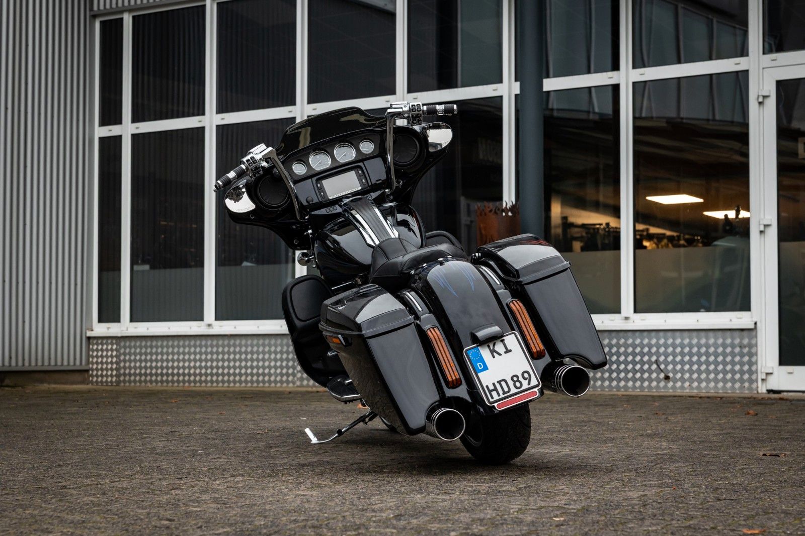 Fahrzeugabbildung Harley-Davidson CVO STREET GLIDE 110 FLHXSE - Jekill&Hyde-26Zoll