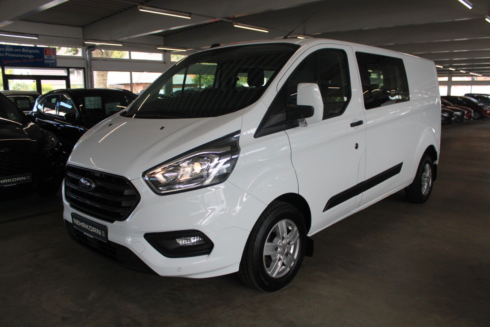 Fahrzeugabbildung Ford Transit Tourneo Custom TREND L2 MHEV 5-Sitze AHK