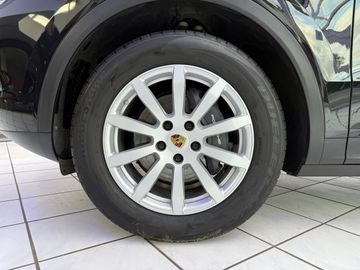 Porsche Cayenne - 10