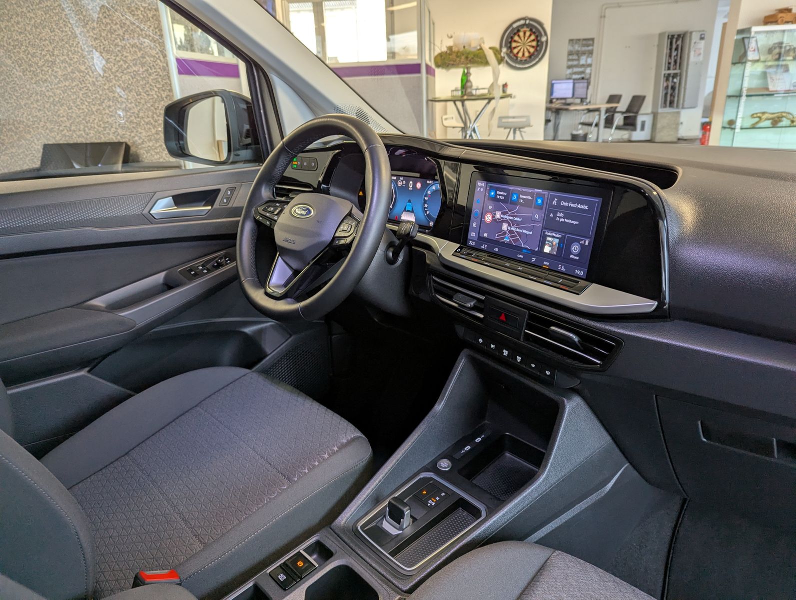 FORD Tourneo Connect L2 Titanium 7-Sitze Bi-LED Cam A - Image 11