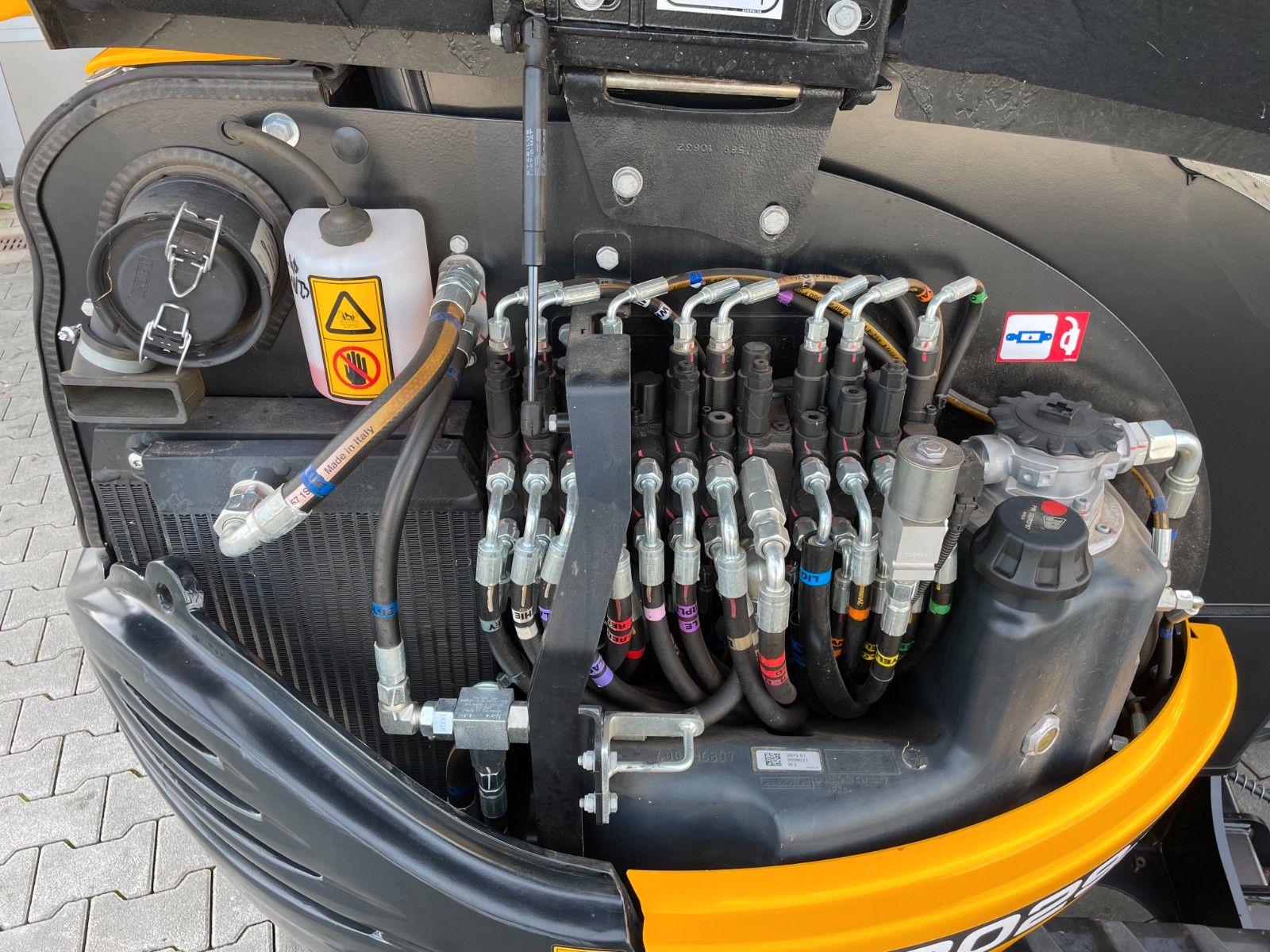 Fahrzeugabbildung JCB 8029 CT / 151h / 2023 / Inkl. Löffelpaket - mit KI generiert/bearbeitet