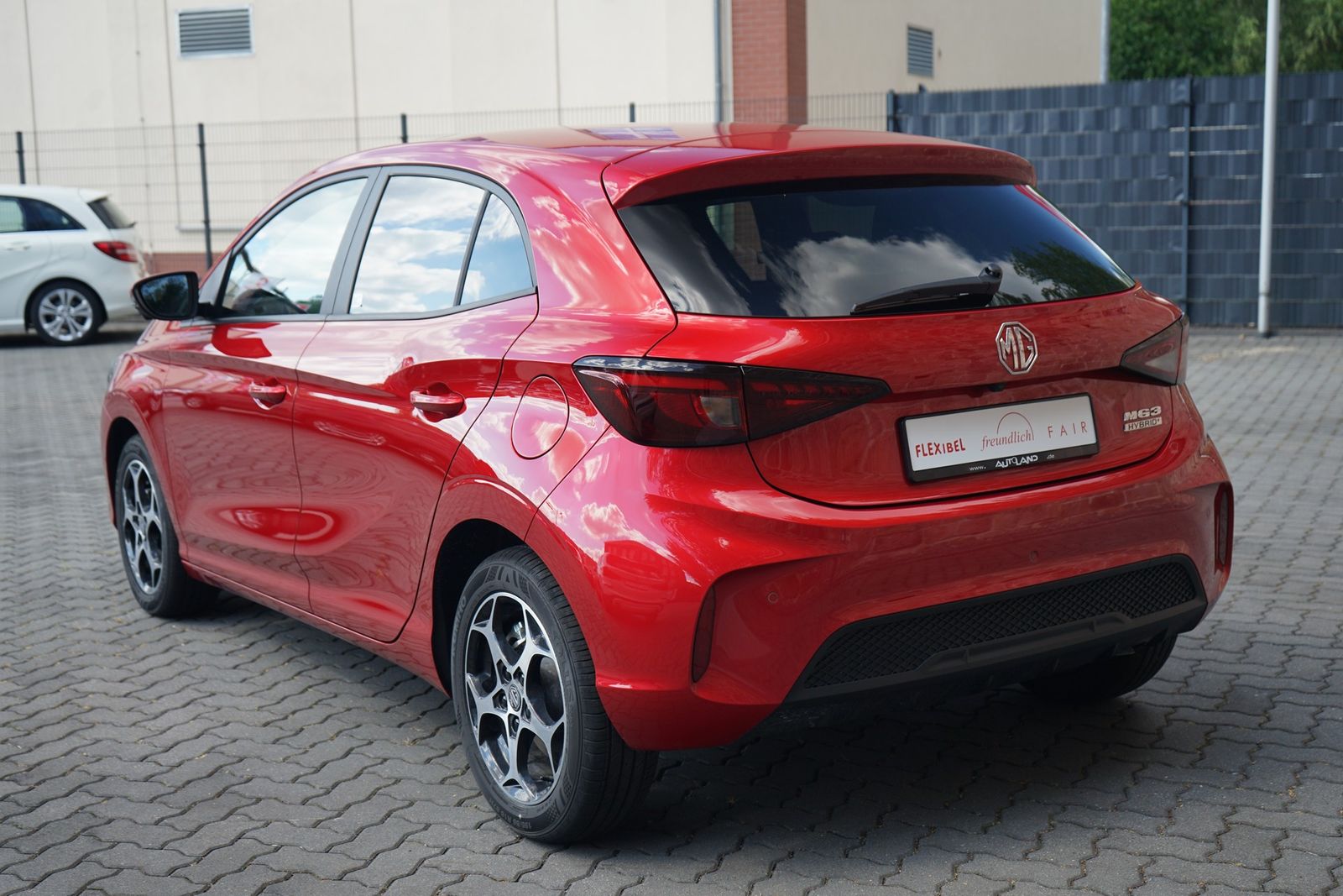 MG3 1.5 Hybrid Luxury Aut. LED ACC Navi 360° imagem 3