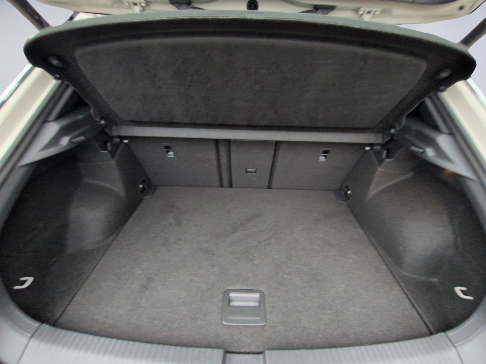 T-Roc 2.0 TDI DSG R Line NAVI+KAMERA+MATRIX