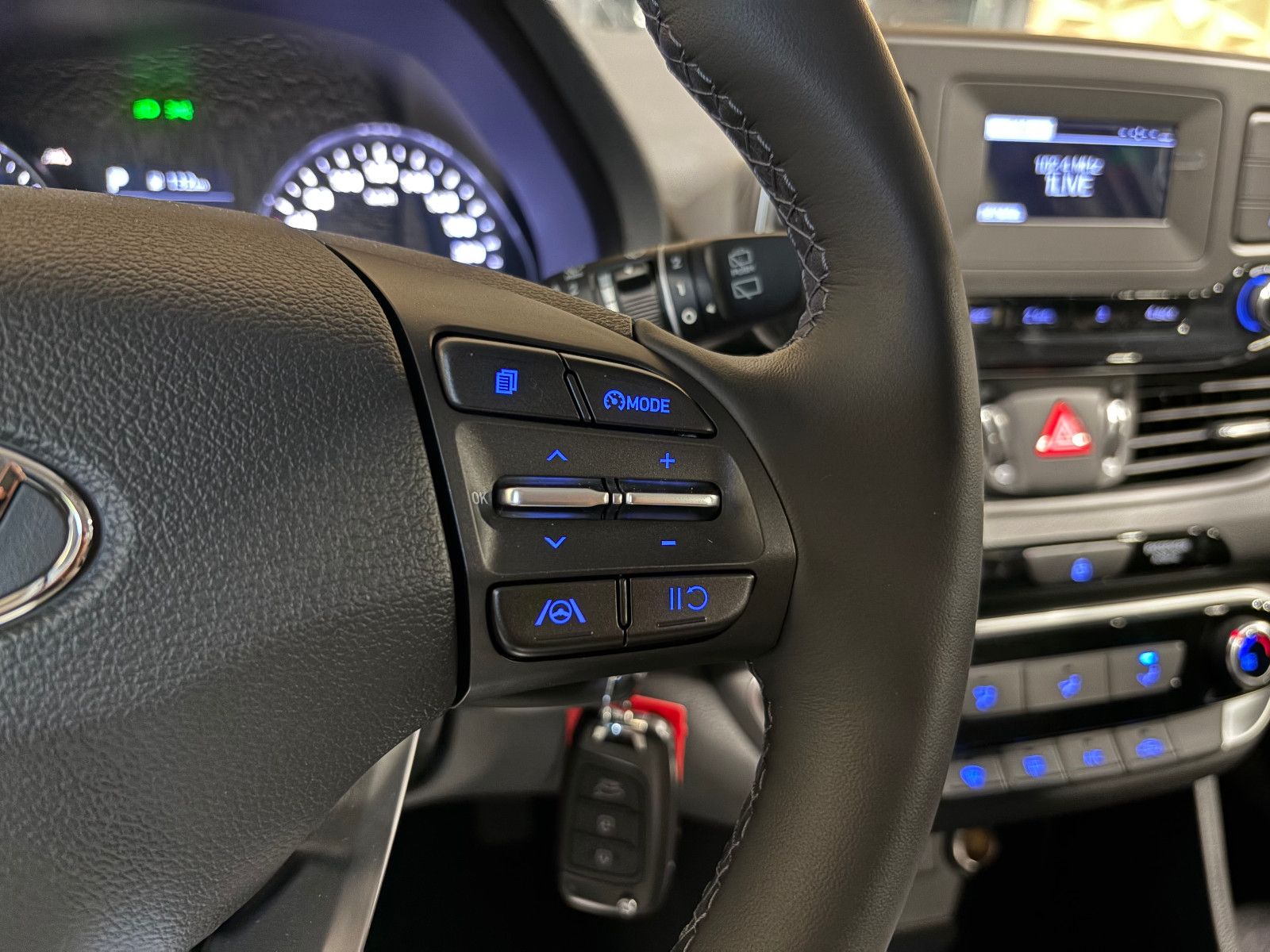 Fahrzeugabbildung Hyundai i30 Select Mild-Hybrid/PDC/DAB/SHZ/KLIMA/TEMPOMA