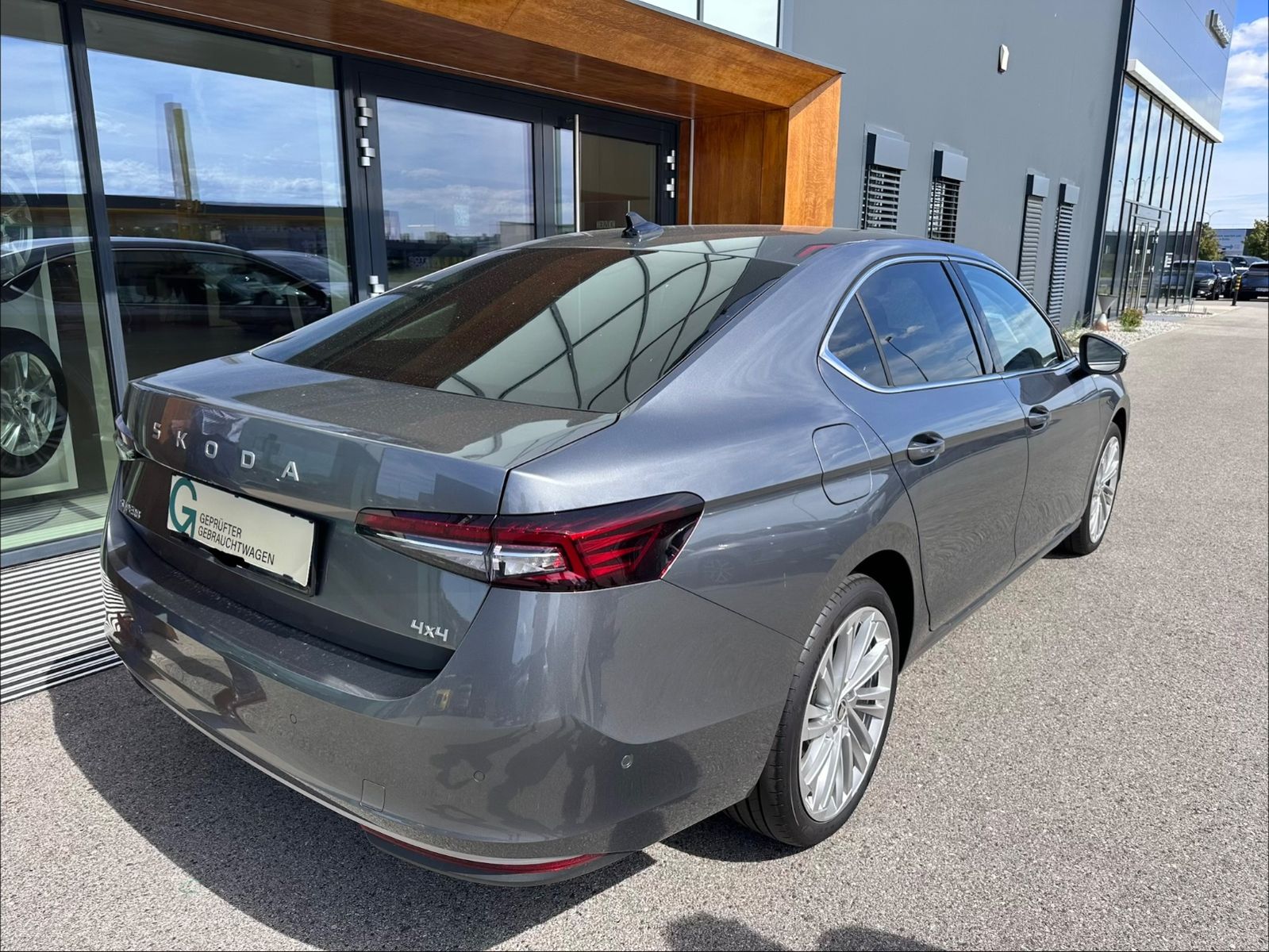 Skoda Superb Lim. 2.0 TDI 193PS 4x4 L&K HeadUP TOP imagem 2