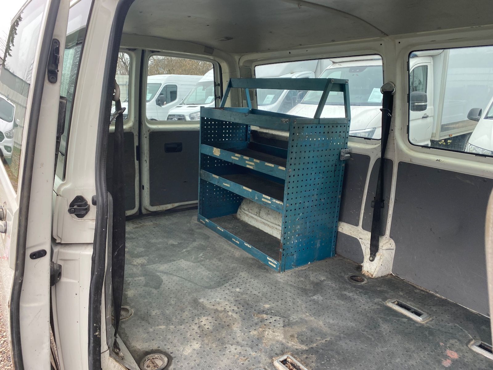 Fahrzeugabbildung Volkswagen T5 Caravelle LANG,OHNE RÜCKSITZE