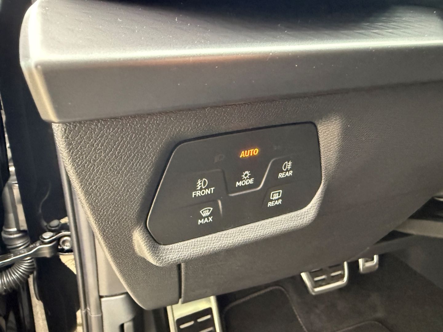 Fahrzeugabbildung CUPRA Leon Sportstourer 1.5 eTSI 110 kW Sportpaket Nav