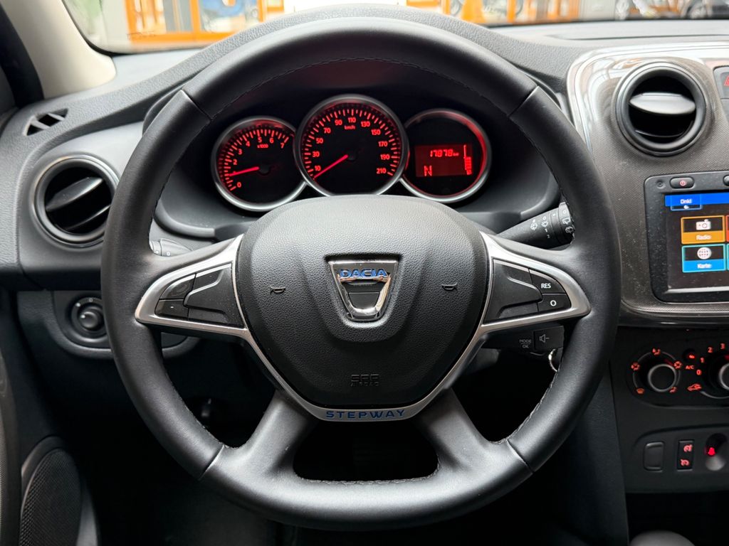 DACIA Sandero II Stepway Prestige|Automatik|Navi|17tkm DACIA Sandero II Stepway Prestige|Automatik|Navi|17tkm
