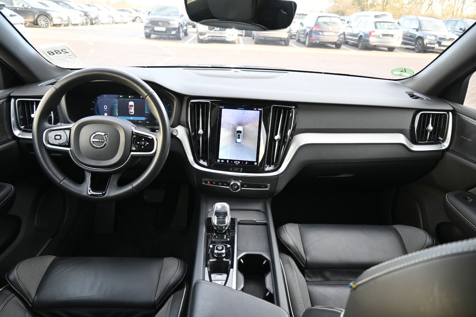 Fahrzeugabbildung Volvo V60 B4 Diesel CC Plus AWD*360°*PANO*H&K*