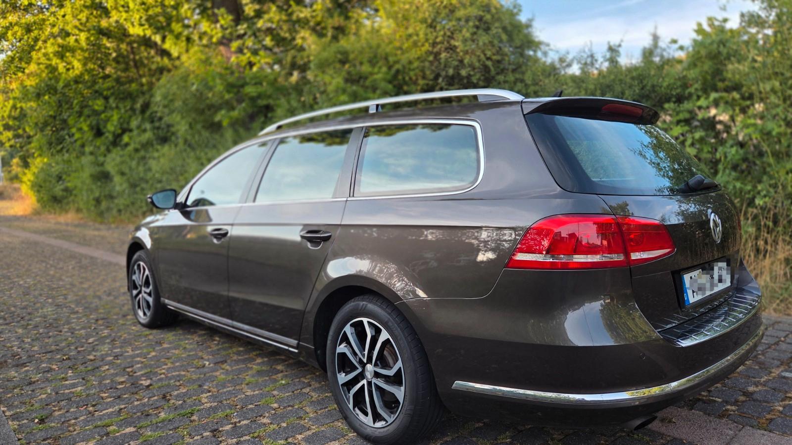 Volkswagen Passat 2012 — photo 8