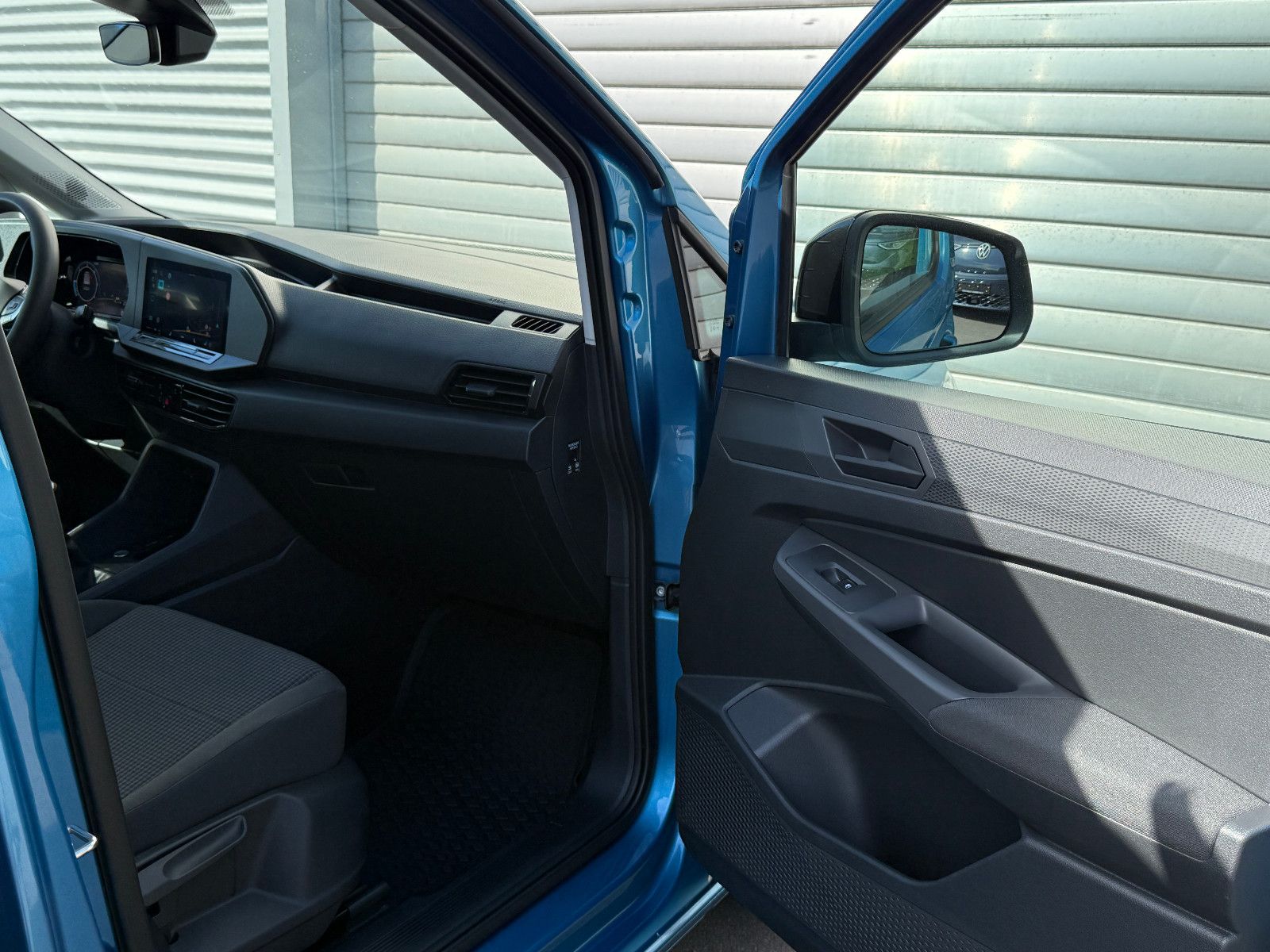 Fahrzeugabbildung Volkswagen Caddy 2.0 TDI Navi GRA LED SHZ Rückfahrkamera