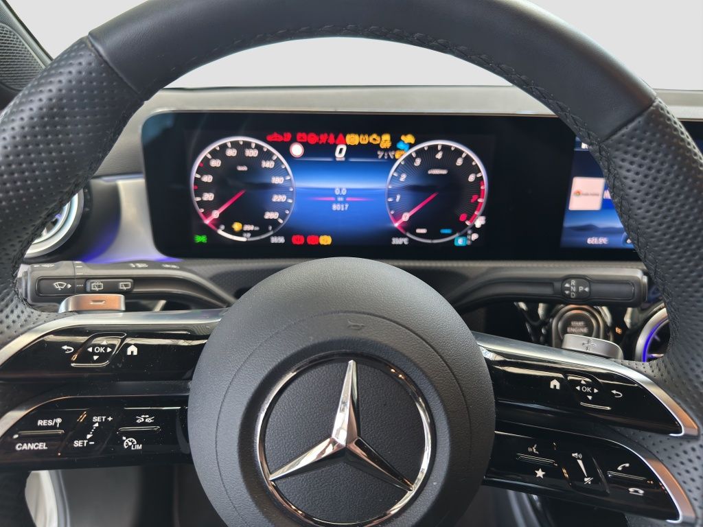 Fahrzeugabbildung Mercedes-Benz A 200 Kompaktlimousine AMG*NIGHT*SpH*AHK*LED*PDC
