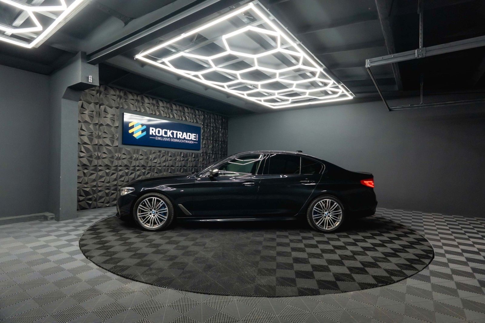 Fahrzeugabbildung BMW M550i xDrive Shadow Line | ACC | Massage | LED