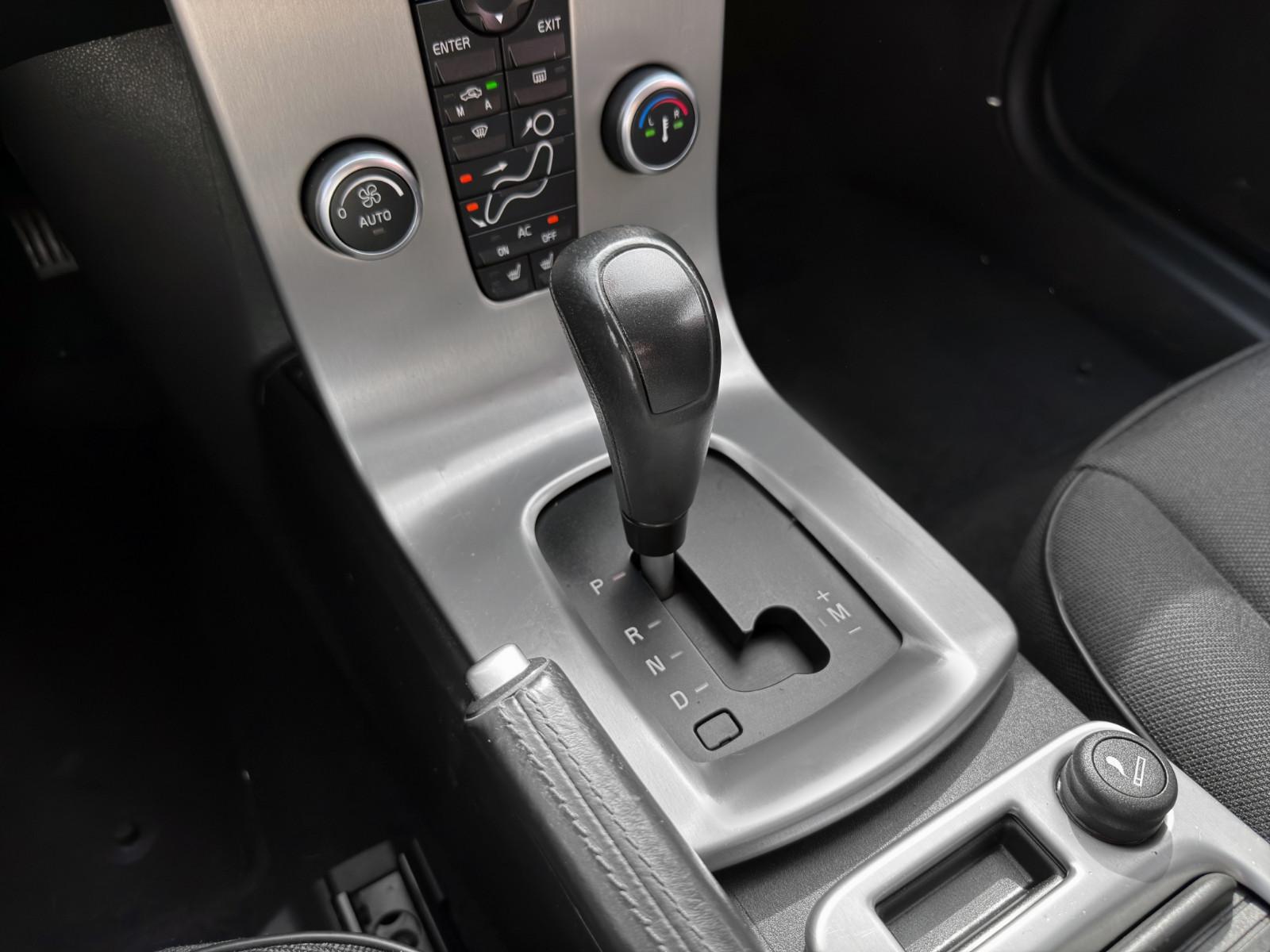 Volvo V50 2008 — photo 15