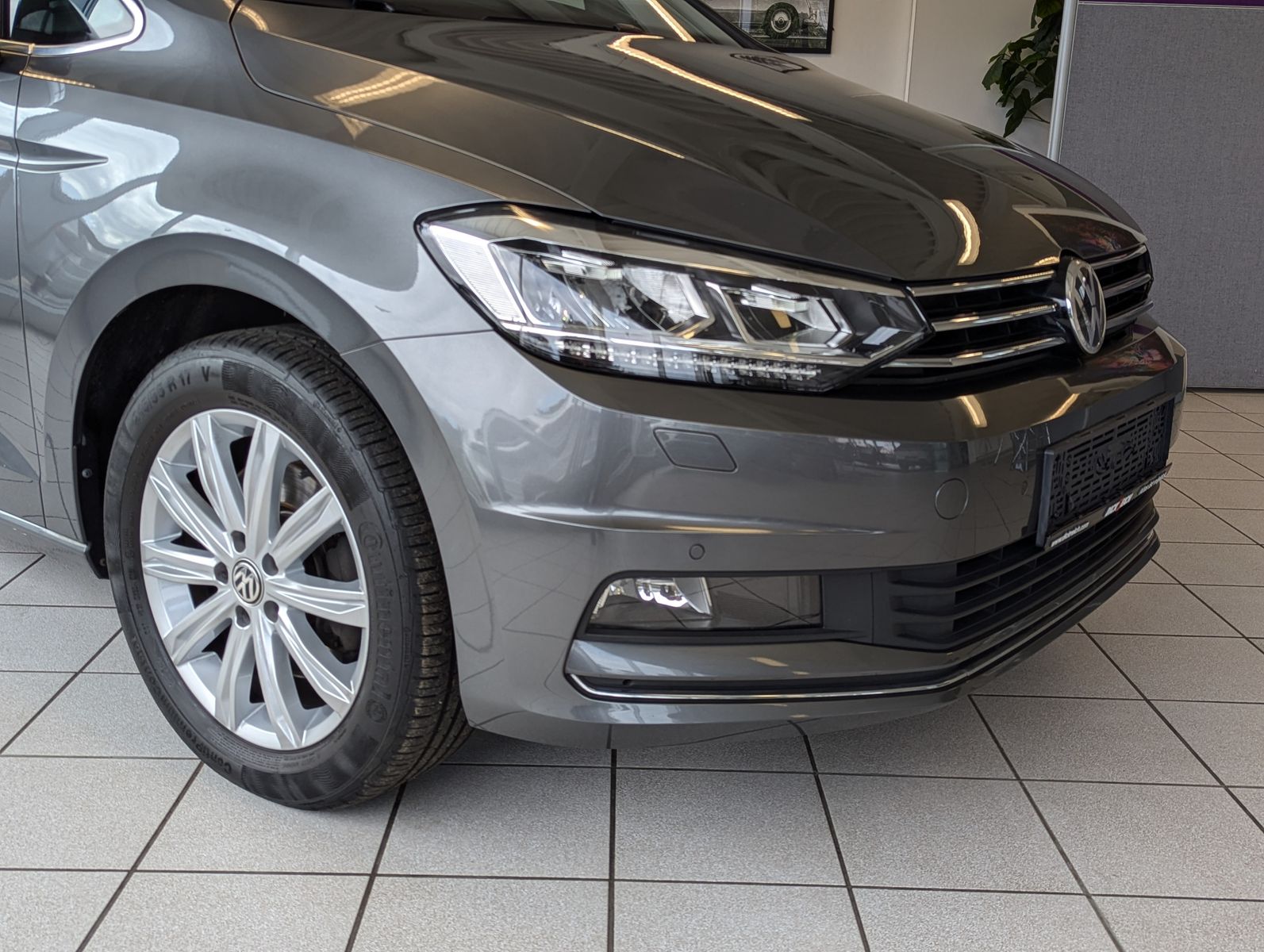 VW Touran 1.5 TSI Highline 7-Sitze Kamera LED AHK - Image 8