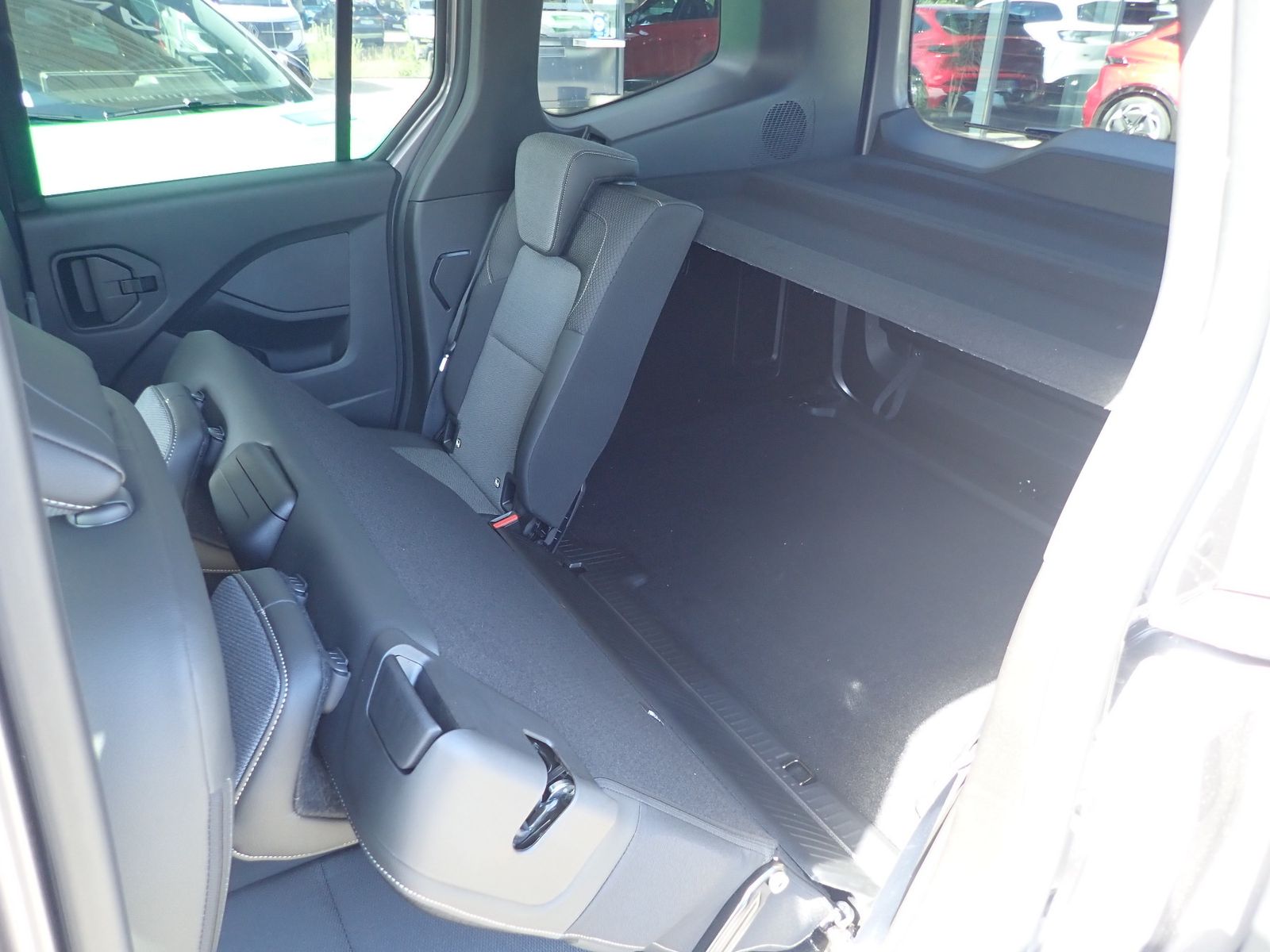 Fahrzeugabbildung Renault Kangoo PKW Techno TCe 130 EDC (L1)