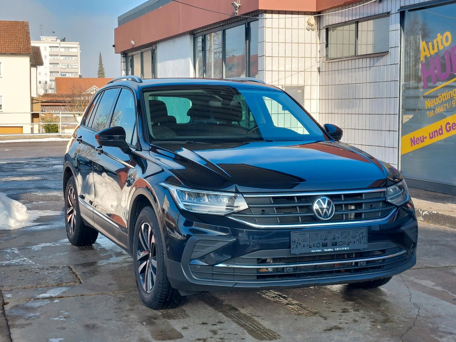 Volkswagen Tiguan 2,0TDI DSG United AHK/NAVI/ACC/LED