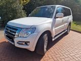 Mitsubishi Pajero 3,2 DI-D 4WD SUV-Star Automatik SUV-Star - Mitsubishi Pajero: 4.4