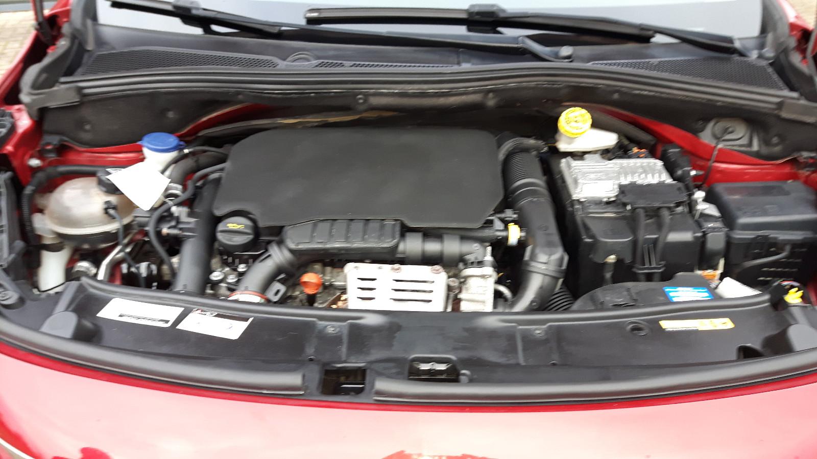 Peugeot 2008 1,2 PureTech 110  Allure