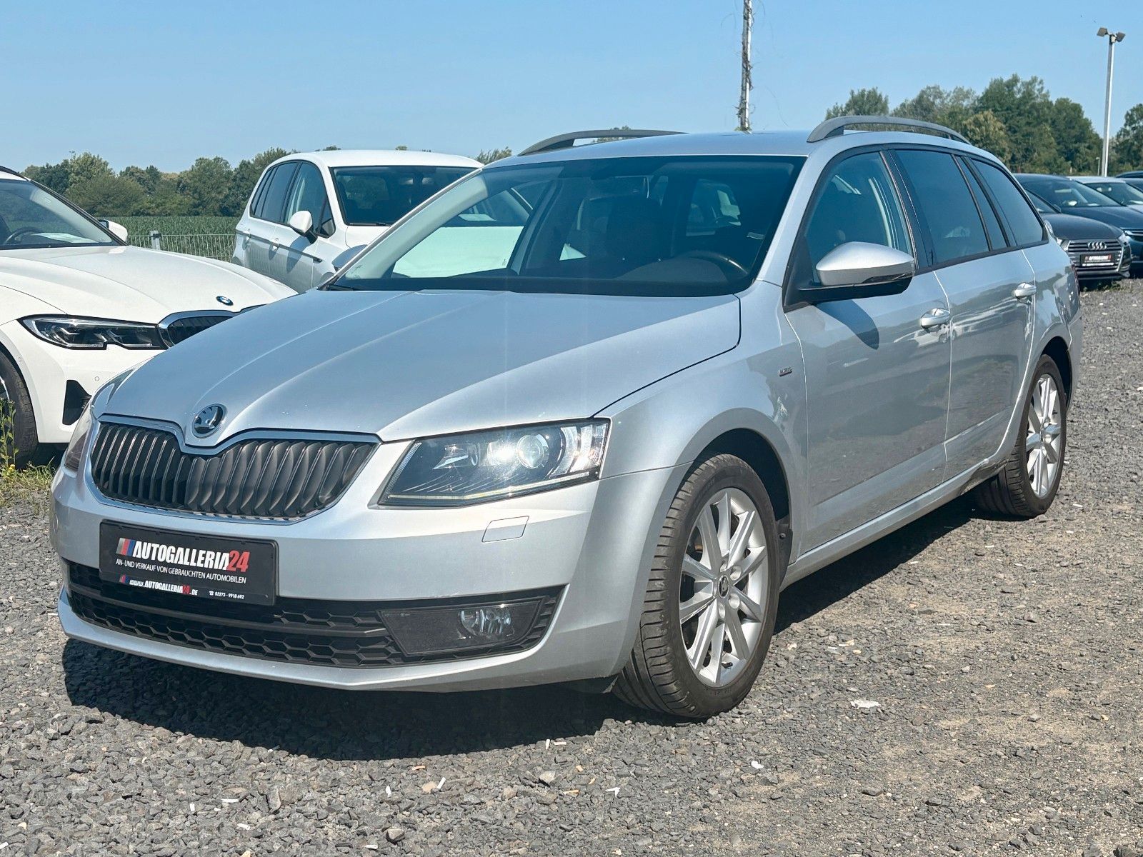 Fahrzeugabbildung SKODA Octavia 2.0 TDI Combi Joy DSG Navi Xenon SCHECKH