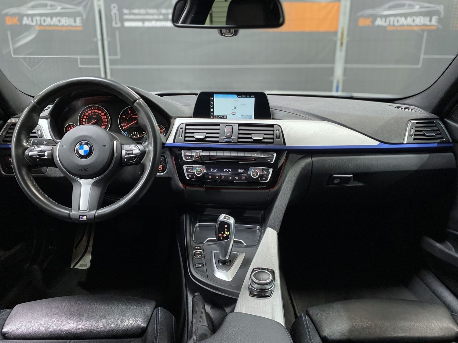 Fahrzeugabbildung BMW 318 d M Sport Shadow #LED#Leder#Tempomat#AHK#Nav
