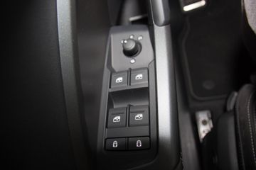 Audi Q3 45 TFSI e S-Line NAVIOPT-BLACKLED