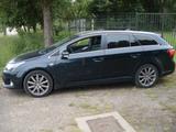 Toyota Avensis Combi 2,2-l-D-4D Automatik Executive... - Toyota Avensis Combi Gebrauchtwagen