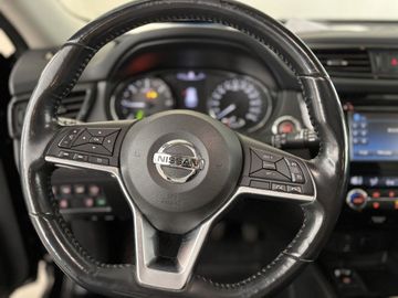 Fotografie des Nissan X-Trail 1.6 dCi Xtronic Tekna