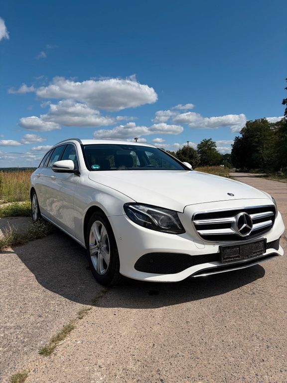 Image of Mercedes-Benz E 200