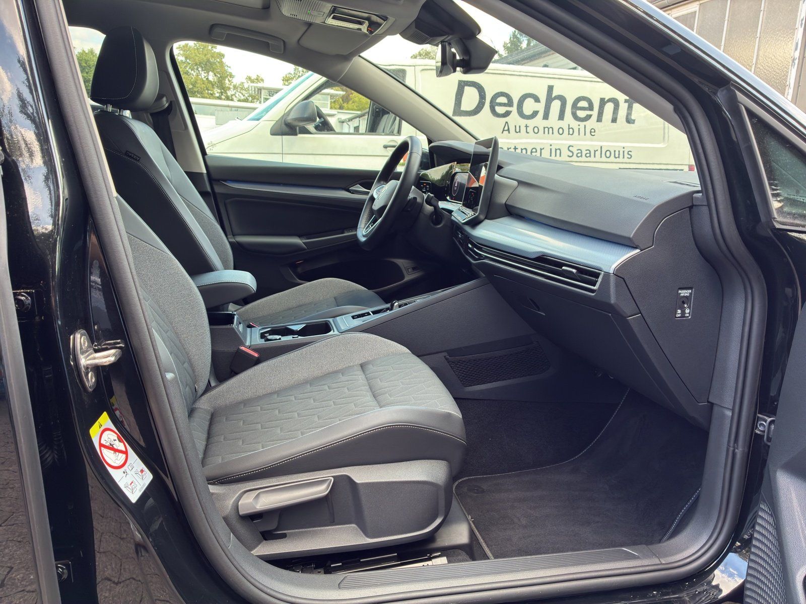 Fahrzeugabbildung Volkswagen Golf VIII Variant 1.5 eTSI W Goal AHK,Kamera,LM