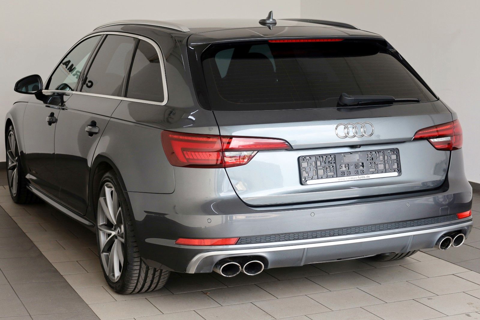 Fahrzeugabbildung Audi S4 Avant 3.0 TFSI quattro TLeder,Navi,Kamera,AHK